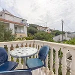 Apartment Frane *