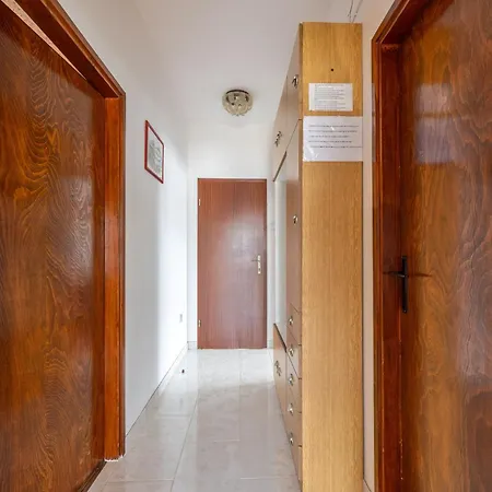 Frane Apartment