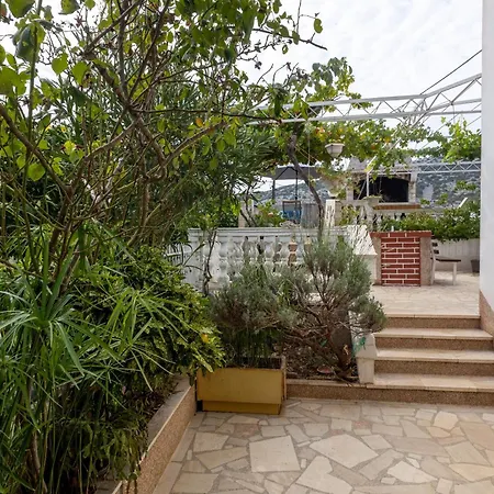 Frane Apartment Vinisce