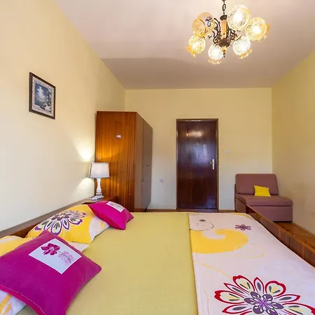 Apartment Frane *