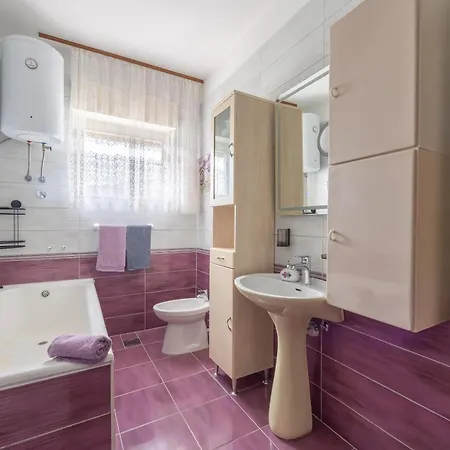 Frane Apartment Vinisce