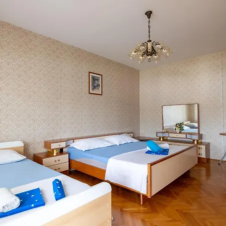 Frane Apartment Vinisce