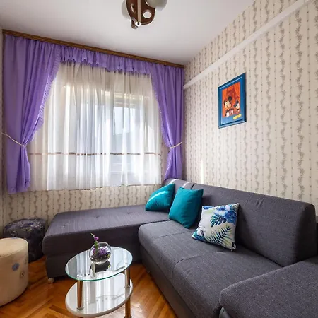 アパート Frane Vinišće